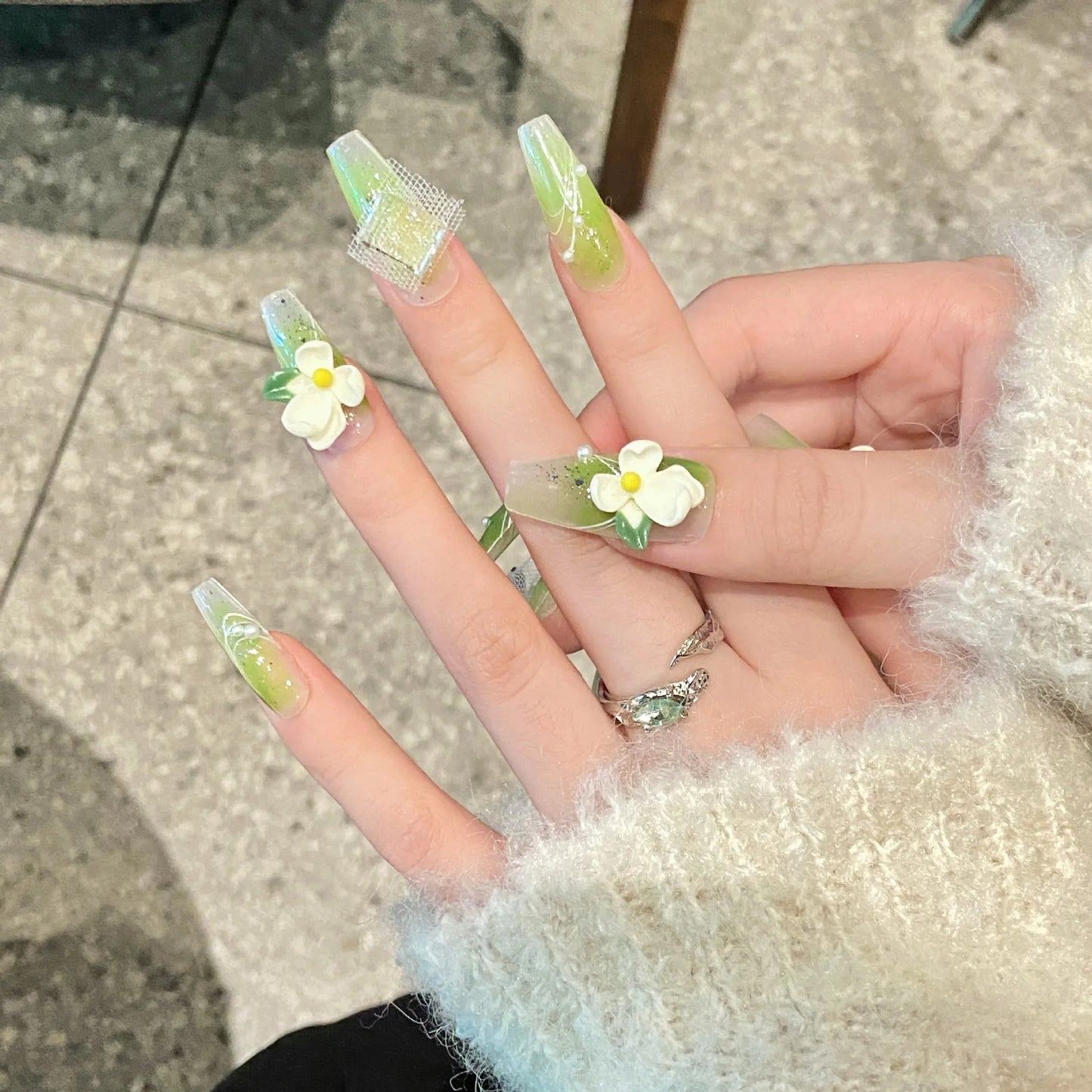 Handmade 3D Magnolia Butterfly Design Gradient Green Press-On Nails