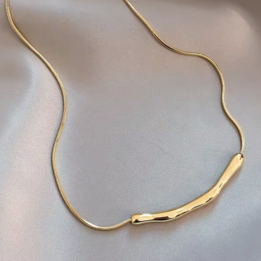 Simple stainless steel gold clavicle necklace